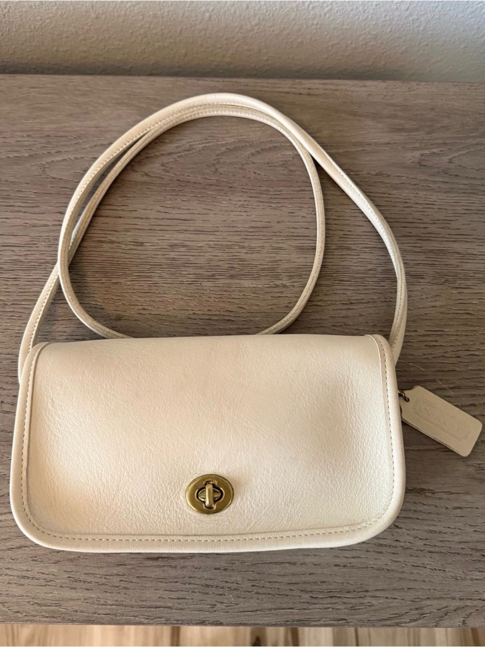 COACH 9375 Dinky Crossbody Bag Bone Beige Leather Turn Lock Vintage Made in USA